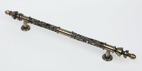 الأثاث الأجهزة الفاخرة الخفيفة سحب مقابض جوفاء على شكل زهرة 24K مطلية بالذهب