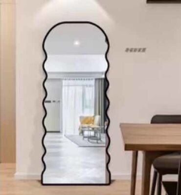 مرآة حمام غير متماثلة مثبتة على الحائط من خشب الجوز